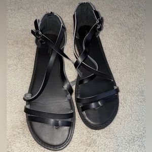 AMERICAN EAGLE- Crossed Sandal
